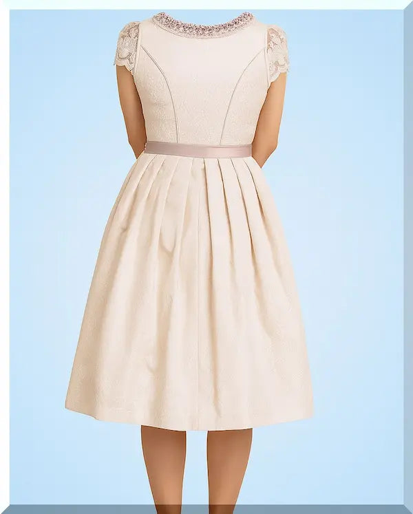 Rückansicht Dirndl Vincenca – apricotfarbenes Midi-Dirndl