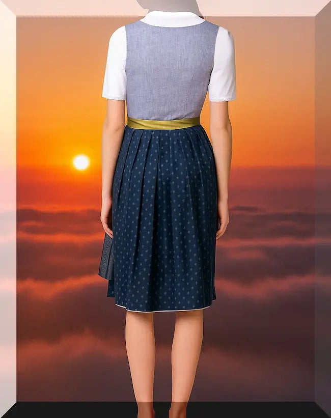 Stockerpoint Dirndl Eleen mit Trachtenknoepfen und Schuerze